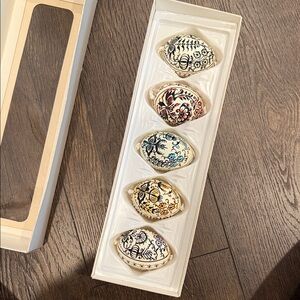 Set of 5 Ornaments Eggs - NIB - vintage made in the Czech Republic - handpainted
